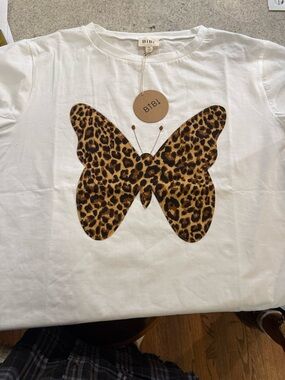 BiBi White Tee with Leopard-Print Butterfly